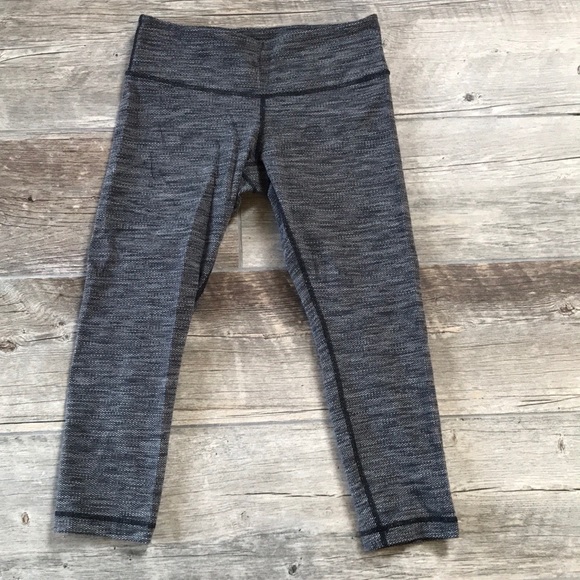lululemon athletica Pants - Lululemon Wonder Under Crop Leggings